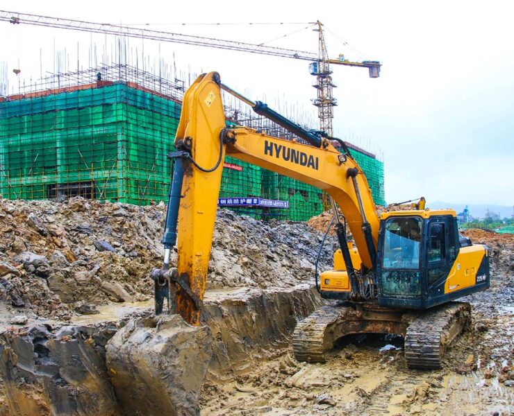 大型機械設備怪手有專屬的機油