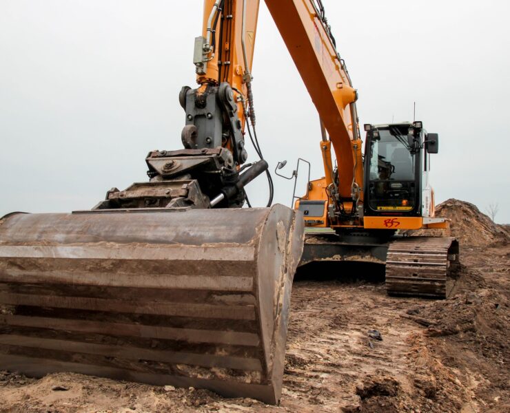 挖土機的液壓油哪裡能買？興輪告訴你